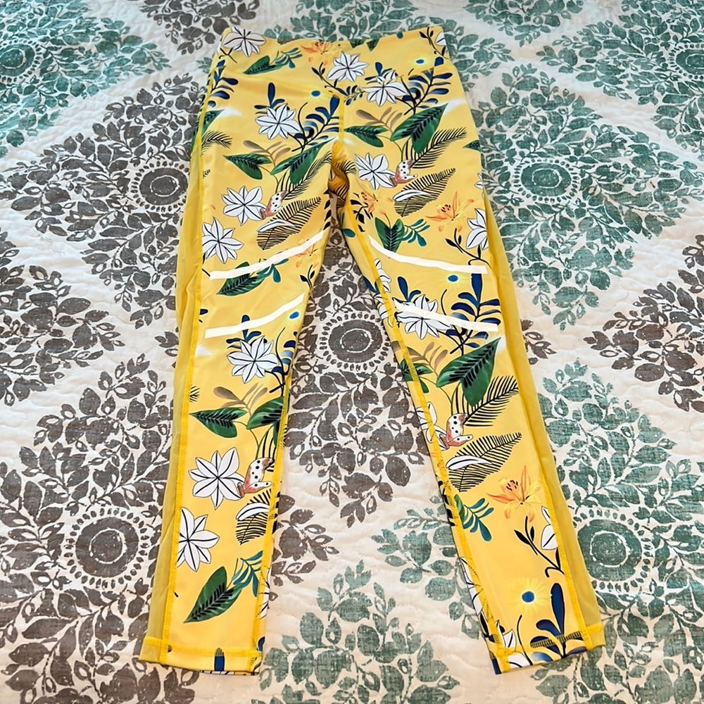 Zyia leggings floral size 4